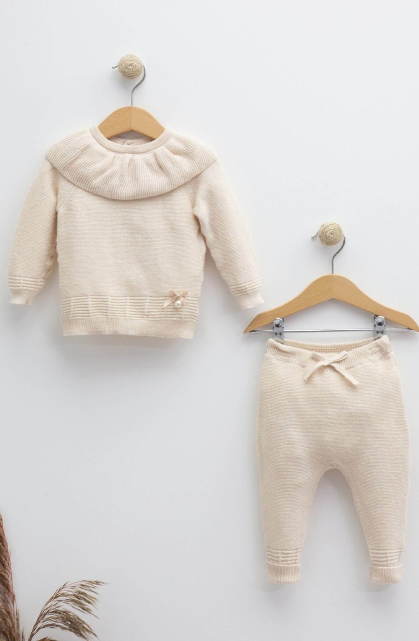 2-piece sweater set with pearl and bow made of 100% cotton