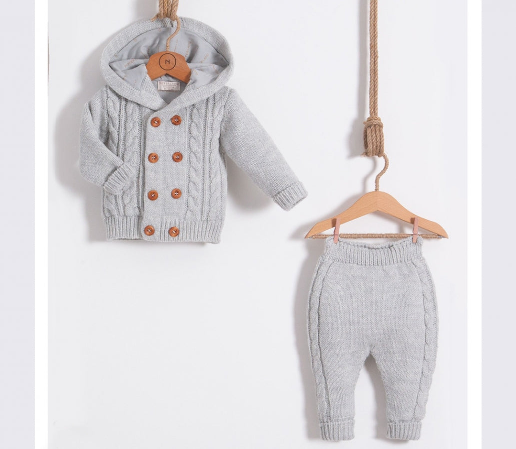 Babyset mit Kapuze und Holzknöpfen