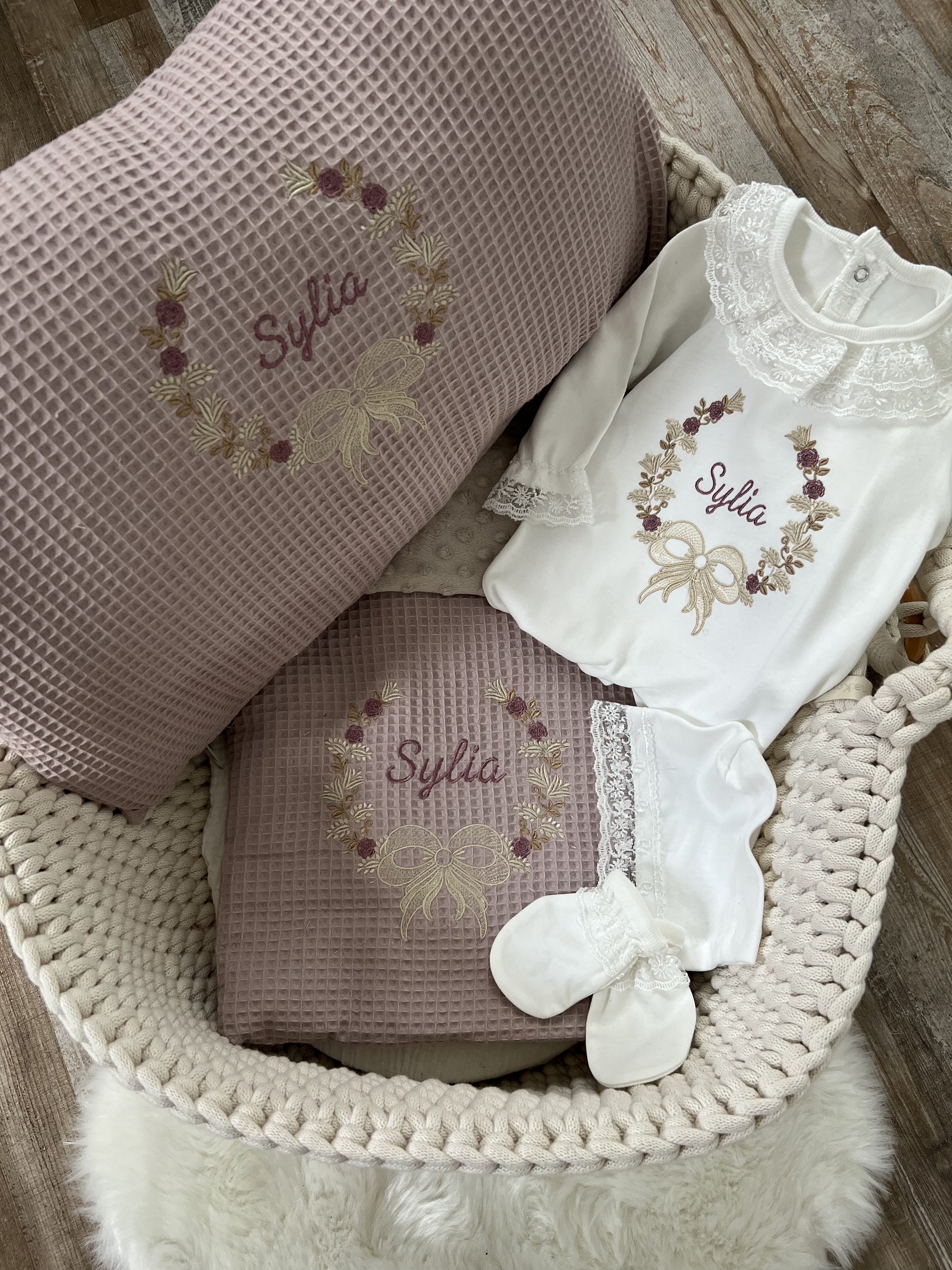 3tlg. Strampler-Set mit Babydecke & Babykissen - FRESITA