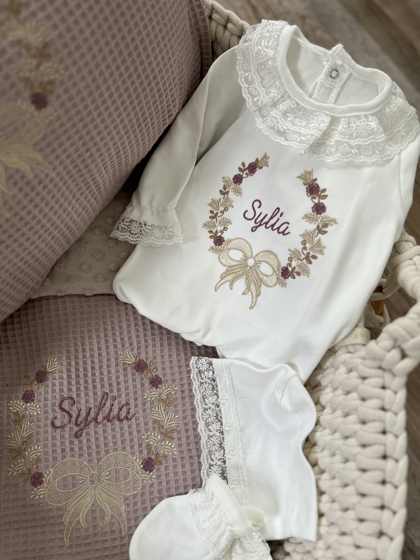 3tlg. Strampler-Set mit Babydecke & Babykissen - FRESITA